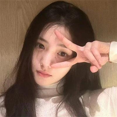 踉跄的女孩