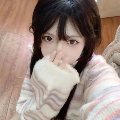 她比烟花寂寞